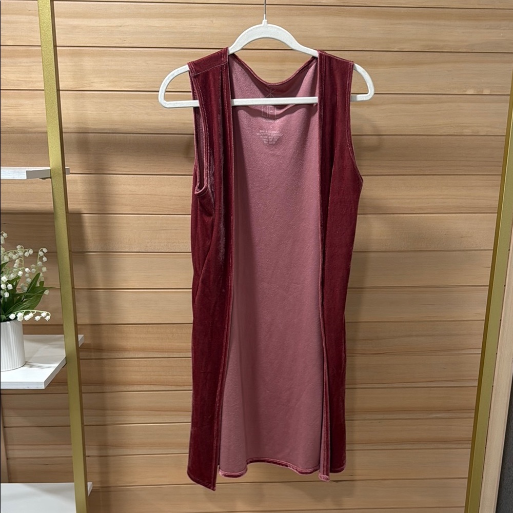 Pink Sleeveless Velvet Vest